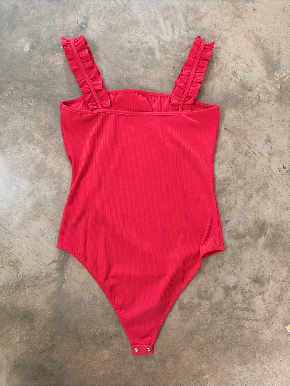 Heatherly Ribbed Red Bodysuit Ruffle Straps Snap Closure M - Picture 2 of 10